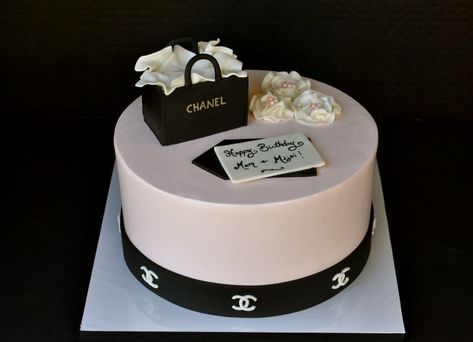 Chanel Cakes, Coco Chanel Cake, Chanel Birthday Cake, Channel Cake, Chanel Cake, Handbag Cakes, Decorating Frosting, Pumpkin Spice Cake, 40th Birthday Cakes