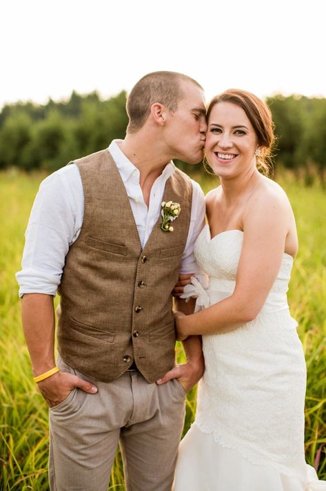 Groom Attire Rustic, Casual Groom Outfit, Country Wedding Attire, Wedding Suits Men Blue, Casual Groom Attire, Rustic Wedding Groomsmen, Rustic Groom, Wedding Groomsmen Attire, Casual Grooms