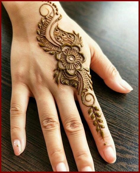 Mehndi Designs One Sided, Mehndi Designs Short Hand, Back Side Simple Mehndi Design, One Sided Mehndi Design, Mehendi Designs For Hands Back Side, One Side Mehendi Designs, Short Mehandi Designs, Simple Mehndi Designs Back Side, Back Side Mehendi Design Simple