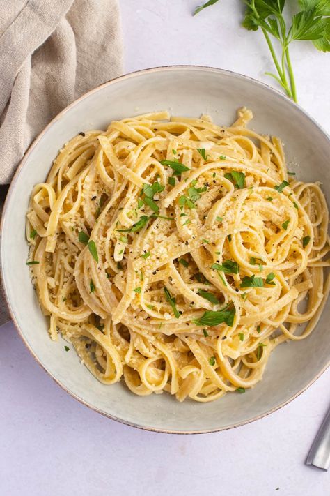 This classic recipe for buttered noodles will please kids and adults alike! With just 4 ingredients, you'll have a comfort food meal everyone will adore. White Noodles Recipe, Pasta Ideas For Dinner, Couscous Tabbouleh, Buttery Noodles, Buttered Noodles Recipe, Butter Noodles, Pasta Ideas, Delicious Sides, Whole Roasted Cauliflower