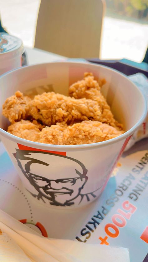 #kfc #foodsnap #red #hotwings #pinterest Kfc Hot Wings, Kfc Snap, Hot Wings, Instagram Ideas Photography, Ideas Photography, Hot Shots, Food Snapchat, Instagram Ideas, Snapchat