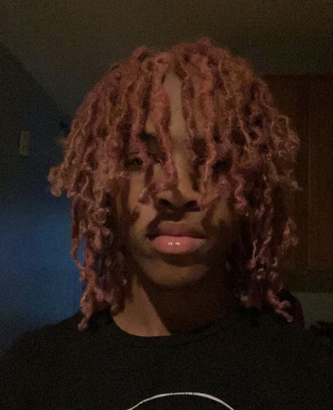 Color Dreads Men, Guys With Pink Hair, Color Dreads, Dreads Men, Pink Spotify, Dyed Dreads, Brown Dreads, Pink Dreads, Dreadlocks Men