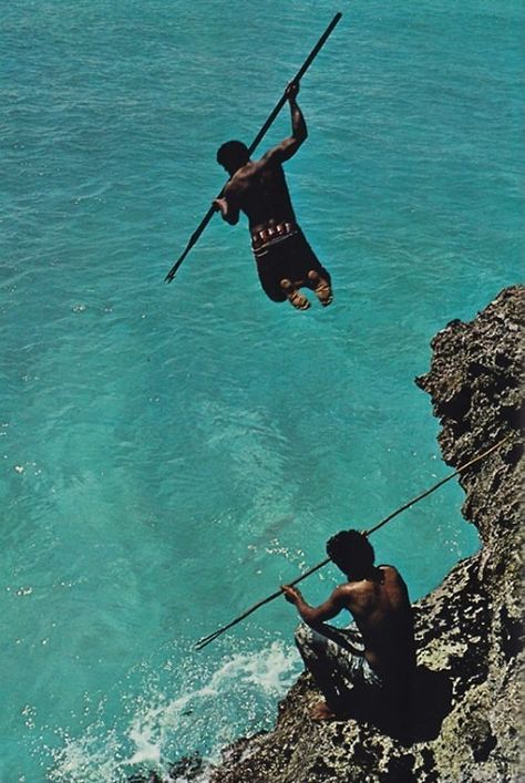 Primitive Tools, Salt Water Fishing, Foto Art, New Caledonia, People Of The World, South Pacific, Salt And Water, Hunting Fishing, Snorkeling