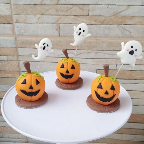 Priscila Fujii on Instagram: "Doces halloween 👻" Halloween, Cake, On Instagram, Instagram