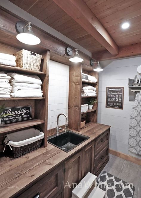 Custom Laundry Room Cabinets, Farmhouse Laundry Room Ideas, Custom Laundry Room, Laundry Room Storage Shelves, Rustic Laundry Rooms, Small Laundry Room Organization, Room Storage Diy, Dream Laundry Room, Room Tips