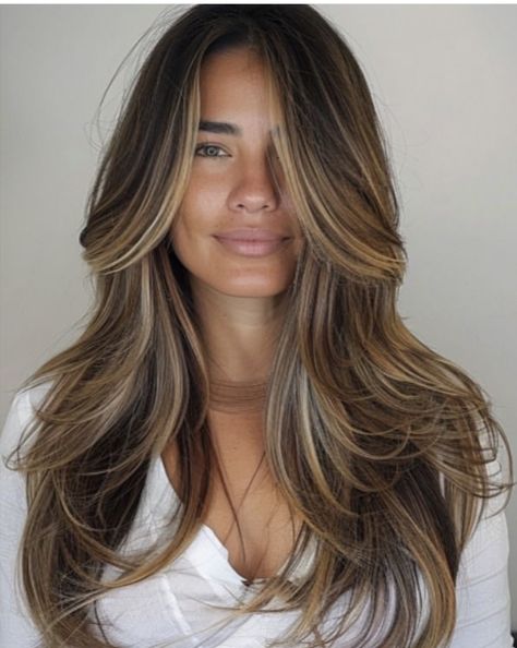 Brunette 2024, Europe Pictures, Dimensional Balayage, Fall Blonde Hair Color, Haircut 2023, Dimensional Brunette, Rambut Brunette, Fall Blonde Hair, Haircuts For Long Hair With Layers