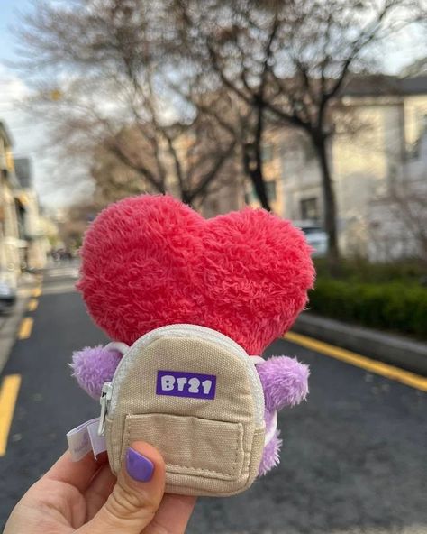 Tata spring time 🌱🌷🌸 . . . . #kclublove #kcollectorsclub #kcollector #bt21collection #bt21tata #tatabt21 #tata #bt21_universe #bt21merch #bt21baby #bt21 #btsunboxing #btscollections #btsalbumcollector #vphotocard #veautiful_day #veautifuldays #layovertaehyung #layoverv #layover_v Tata Plushie, Anillo Aesthetic, Army Tumblr, Tata Bt21, Army Room Decor, Bts Facts, Asian Doll, Dream Gift, Kpop Merch