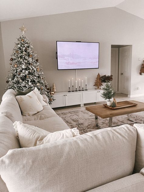 Apartment Decor Christmas, Wood Stoves Ideas, Pellet Stove Ideas, Connection Painting, Minimal Christmas Decor, Black Tile Fireplace, Slate Fireplace Surround, Black Brick Fireplace, Black Hearth