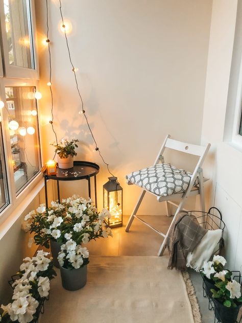 Scandinavian Interior Design Inspiration, Balcony Swing, Balkon Decor, Apartment Balcony Garden, Tiny Balcony, Ikea Decor, Patio Inspiration, Ideas Ikea, Small Balcony Decor