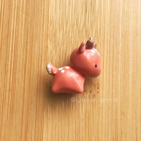 Clay Deer, Polymer Clay Fairy, Figurine Sculpture, Fairy Charms, Clay Fairies, Clay Diy Projects, Toy Ideas, Cute Clay, Clay Figures