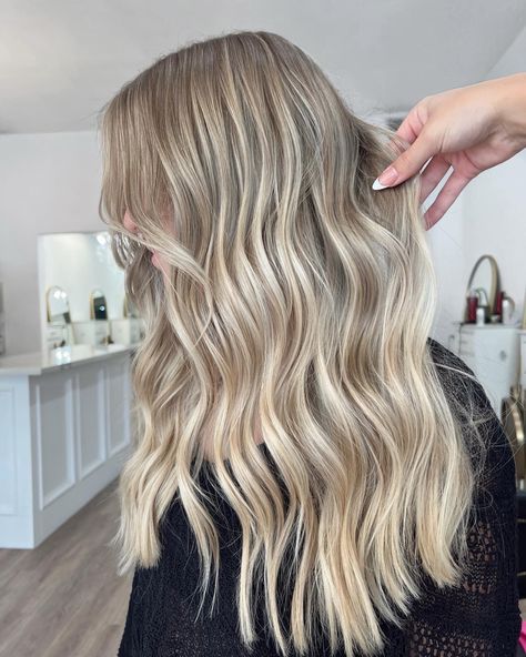 Foiyalage Hair Blonde, Neutral Blonde Babylights, Light Dimensional Blonde, Cool Blonde Highlights On Blonde Hair, Full Highlights On Dirty Blonde Hair, Blonde Highlights With Root Tap, Blonde Deminsional Hair, Bolyoge Hair Balayage Blonde, Vanilla Latte Blonde