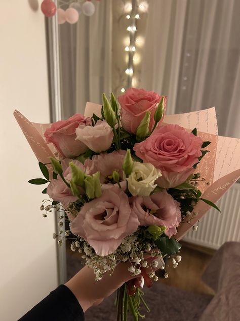 #flower #roses #lisianthus #pink #babypink #beautiful Lisianthus Flower Bouquet, Lisianthus Bouquet, Lisianthus Flower, Prettiest Flowers, Fav Flower, Carnation Bouquet, Boquette Flowers, Nothing But Flowers, Favorite Flowers