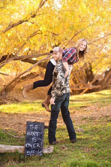 Country Engagement Pictures, Country Couple, Fall Pics, Engagement Photos Country, Engagement Pic, Couple Stuff, Country Engagement, Engagement Picture, Engagement Photos Fall