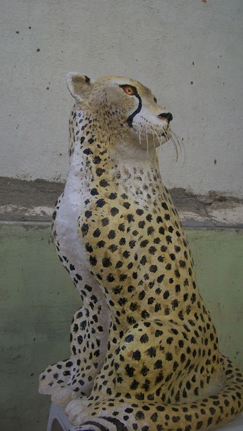 Cheetah Paper mache @tigerartstudio Paper Toy, Paper Toys, Paper Mache, School Ideas, Diy Projects, Sculpture, Toys, Animals