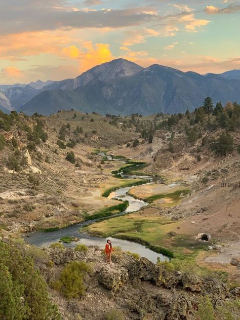 Devils Postpile National Monument: Everything You Need to Know Devils Postpile National Monument, Southern California Hikes, Hikes In Los Angeles, Backpacking Guide, Mammoth Mountain, Basalt Columns, Lakes In California, Lake Camping, California Hikes