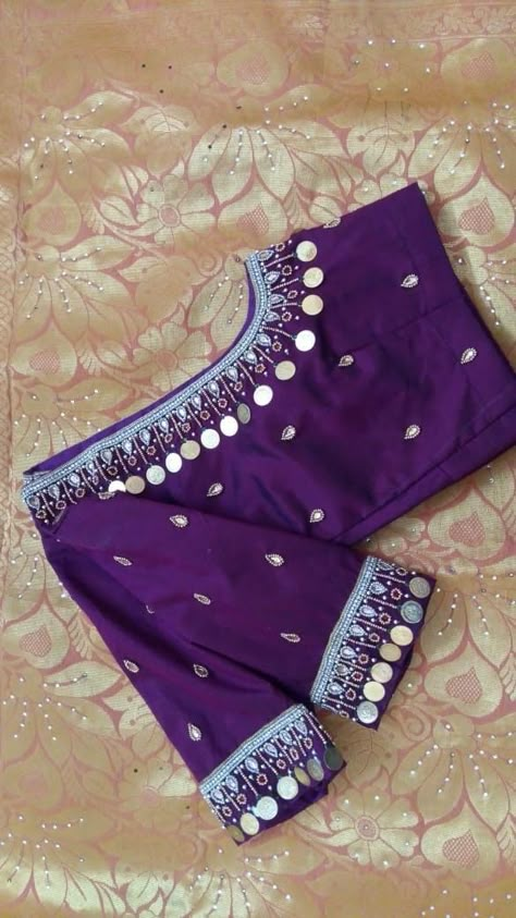 Maggam Kasu Work Blouses Design, Lakshmi Kasu Work Blouse, Work Blouse Hand Designs, Exclusive Blouse Designs, Bridal Blouse Design, Blouse Maggam Work, Blue Blouse Designs, Mirror Work Blouse Design, Friendship Photography