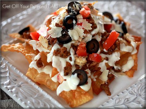 Italian Nachos another Margarita Wednedsay, SUCCESS!!  Added the melted mozzarella cheese on top.  YUM!! Yum!! Italian Nachos, Creamy Cheesy Potatoes, Ground Italian Sausage, Impressive Recipes, Fry Bread, Appetizer Dips, Fabulous Foods, Italian Dishes, Nachos