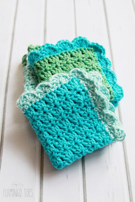 This Easy Crochet Dish cloth Pattern is free and perfect for beginners. It is a fun way to use up scrap yarn and dress up your kitchen at the same time! Dish Cloth Pattern, Crochet Dishcloth Pattern, Knitted Washcloth Patterns, Crochet Washcloth Pattern, Knitted Washcloths, Cloth Pattern, Dishcloth Crochet Pattern, Washcloth Pattern, Crochet Dishcloth