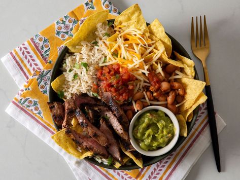 Flank Steak Bowls Steak Bowls, Chunky Guacamole, Sliced Steak, Healthy Slow Cooker, Steak Seasoning, Dinner Plan, Grilled Steak, Smart Cooking, Flank Steak