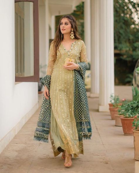 Laraib Rahim, Shirt Trouser, Gota Work, Pakistani Wedding Outfits, Pakistani Fashion Party Wear, Beautiful Pakistani Dresses, Pakistani Bridal Dresses, Simple Pakistani Dresses, Fancy Dress Design