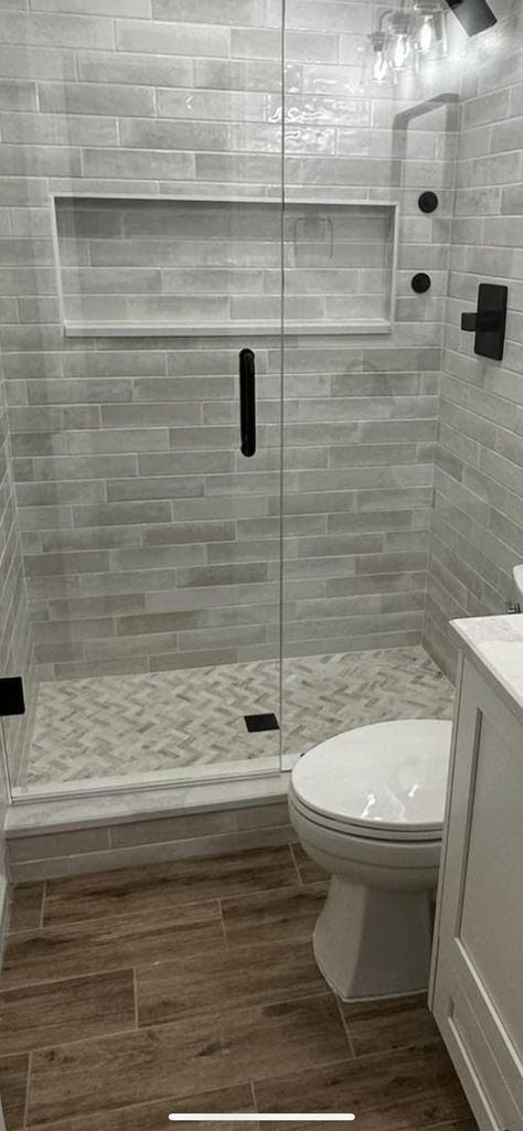 Shower Step Walk In, Rustic Shower Tile Ideas Walk In, Guest Walk In Shower Ideas, Home Spa Shower Ideas, Bathroom Ideas With Cabinets, Small Full Bathroom Walk In Shower Ideas, Small Bathroom Walk In Shower Remodel, Standing Shower Tile Ideas, Step In Shower Ideas