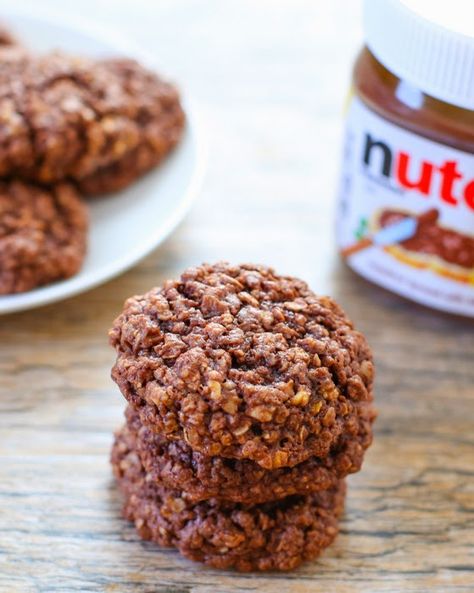 4 Ingredient Flourless Nutella Oatmeal Cookies | Kirbie's Cravings | A San Diego food blog Nutella Oatmeal Cookies, Nutella Oatmeal, Flourless Baking, Nutella Banana Bread, Healthy Nutella, San Diego Food, Nutella Cake, Nutella Brownies, Banana Nutella