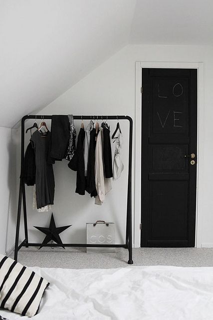 Clothes Rack Ideas, Black Closet, White Closet, Hallway Inspiration, Open Closet, Small Apartment Design, Dekorasi Kamar Tidur, Ideas Ikea, Ikea Storage