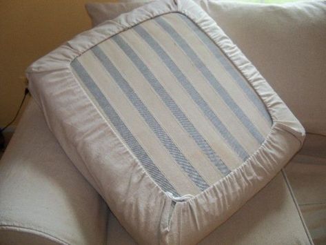 Easy DIY Drawstring Seat Cushion Cover - KOVI Diy Patio Cushions, Diy Cushion Covers, Cushions Diy, Diy Seating, Sewing Cushions, Couch Cushion Covers, Chair Cushion Covers, Upholstery Diy, Outdoor Cushion Covers