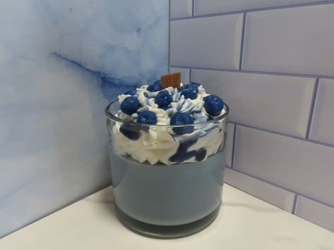 Blueberry Candles, Blueberry Candle, Candles Dessert, Velas Aesthetic, Muffin Candle, Earthy Candles, Fancy Candles, Candle Fire, Wood Wick Candle