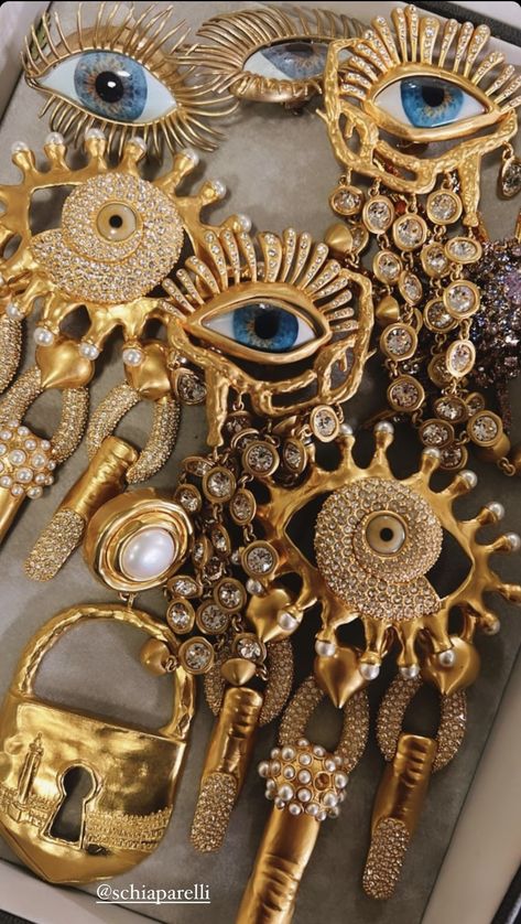 Surrealism Accessories, Eyes Jewelry, Goddess Jewelry, Eye Spy, Elsa Schiaparelli, Jewelry Drawing, Brass Buttons, Gold Aesthetic, Witch Aesthetic