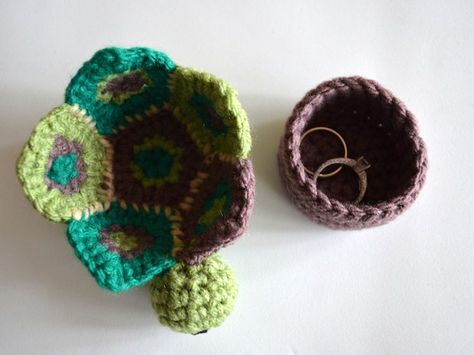 Crochet a charming little hiding place for your treasures and trinkets with this secret crocheted turtle box pattern! Crochet Turtle Bowl Free Pattern, Free Crochet Turtle, Nerdy Crochet Patterns, Small Turtle Tattoo, Crocheted Turtle, Nerdy Crochet, Crochet Sea Creatures, Crochet Turtle Pattern, Crochet Box