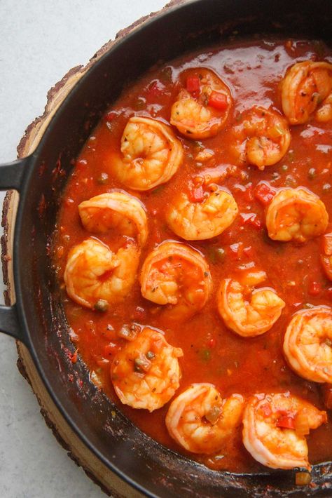 Cuban Shrimp Creole (Enchilado de Camarones) Cuban Shrimp Creole Recipe, Shrimp In Red Sauce, Cuban Shrimp, Recipes With Shrimp, Shrimp Creole Recipe, Seafood Main Course, Creole Shrimp Recipes, Chicken Tortillas, Cuban Dishes