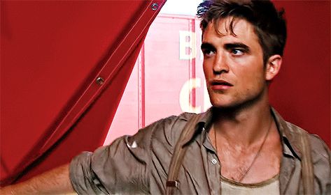 Robert Pattinson Gifs, Jacob Jankowski, Batman Gif, Robert Patterson, Elephant Gif, Maggie Greene, Water For Elephants, Rob Pattinson, Christoph Waltz