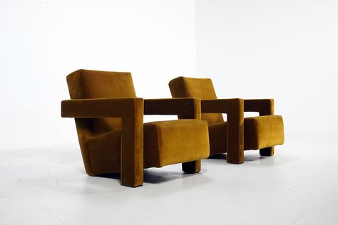 Pair of Utrecht “637” lounge chairs by Gerrit Rietveld for Cassina, 1990s - OBJEKT Gerrit Rietveld, Vintage Lounge Chair, Lazy Sofa, Leisure Chair, Vintage Chairs, Utrecht, Lounge Chairs, Reupholster, Online Gallery