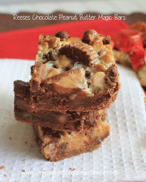 Because you can never have too much Peanut Butter and Chocolate-Reese's Chocolate Peanut Butter Magic Bars! Reese's Chocolate, Magic Bars, Butter Bars, Cookie Brownie Bars, Peanut Butter Desserts, Butter Recipes, Snack Bars, Bar Cookies, Reeses Peanut Butter