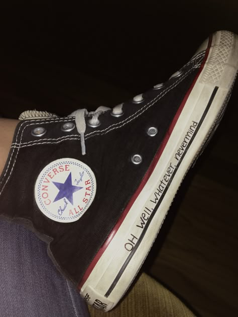 Drawing On Shoes Aesthetic, Writing Shoes, Writing On Shoes, Shoe Writing, Drawing On Converse, Drawing On Shoes, Oh Well Whatever Nevermind, Converse Drawing, Sharpie Shoes