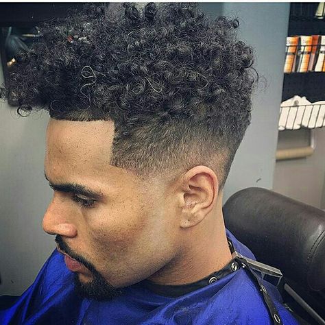 More curls and a sick fade Sick Hairstyles, Curly Haircut Men, 3c Curly Haircut, Curly High Top Fade, Hairstyles 4c, Yolo Swag, Hairstyles For Guys, Pubic Hair Removal, Fade Haircut Curly Hair