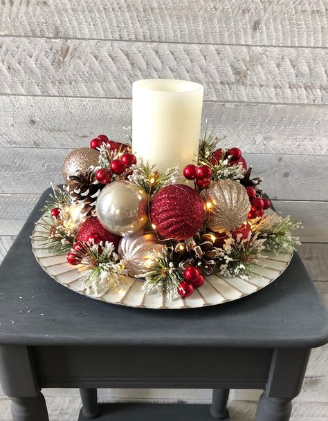 Christmas Theme Table Decorations, Christmas Centerpieces Ornaments, Easy Diy Christmas Centerpieces Simple, Unique Christmas Centerpieces, Christmas Ball Centerpieces, Red And Silver Centerpieces, Traditional Christmas Centerpieces, Christmas Centerpieces With Ornaments, Christmas Centerpieces Dollar Tree