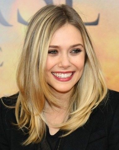 Volume Blowout Medium Hair, Midi Flick Hair, Mid Length Hair Blowout, Mid Length Blowout, Elizabeth Olsen Haircut, Straight Blowout, Collar Bone Hair, Rachel Green Hair, Medium Haircut