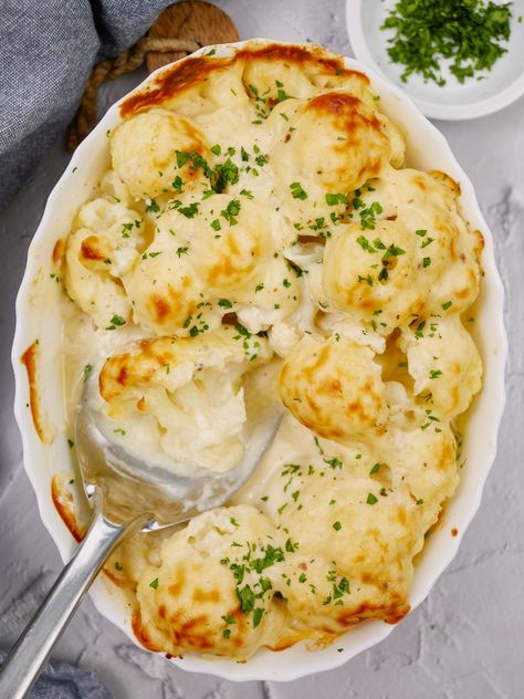 Cauliflower And White Sauce, Creamed Cauliflower Recipe, Baked Cauliflower Casserole, Boiled Cabbage, Cauliflower Casserole Recipes, Leftover Casserole, Vegetable Pie, Easy Cauliflower, Cauliflower Casserole