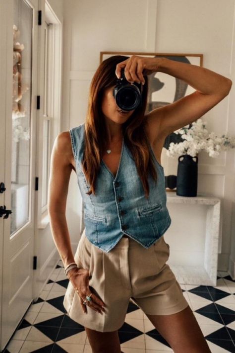 Denim Vest Outfits For Women, Denim Vest Outfit Summer, Denim Vest Outfit, Vest Outfits For Women, Resort 2024, Fall Vest, Denim Vests, Vest Outfit, Vest Outfits