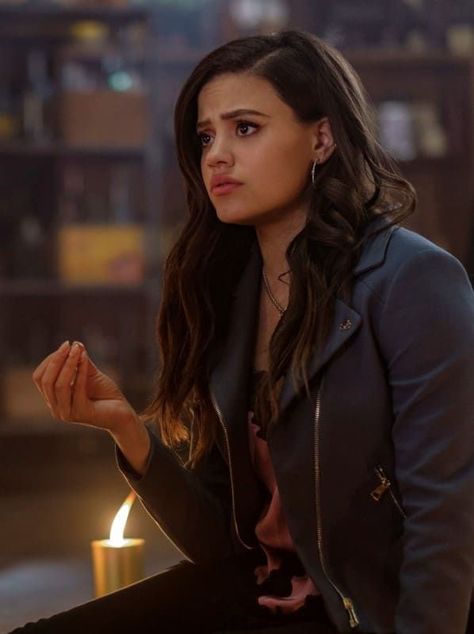 Maggie Vera, Charmed 2018, Sarah Jeffery, Charmed Tv Show, Charmed Tv, Bonnie Bennett, Wattpad, Leather Jacket, Collage