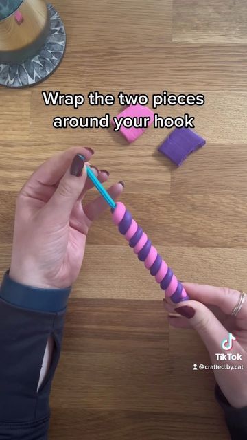 How To Make Crochet Hook Handle, Crochet Hook Polymer Clay, Crochet Dry Erase Eraser, Crochet Hook Grips Diy, Diy Polymer Clay Crochet Hook Handle, Clay Handle Crochet Hooks, Diy Clay Crochet Hook Handles, Crochet Hook Handles Diy, Diy Ergonomic Crochet Hook