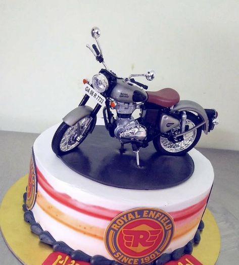 Royal Enfield Cake Designs, Metdaan Cakes, Cake Dummy, Half Birthday Baby, Cake Design For Men, Bike Cakes, Bullet Bike Royal Enfield, Birthday Cake For Husband, Cake For Husband