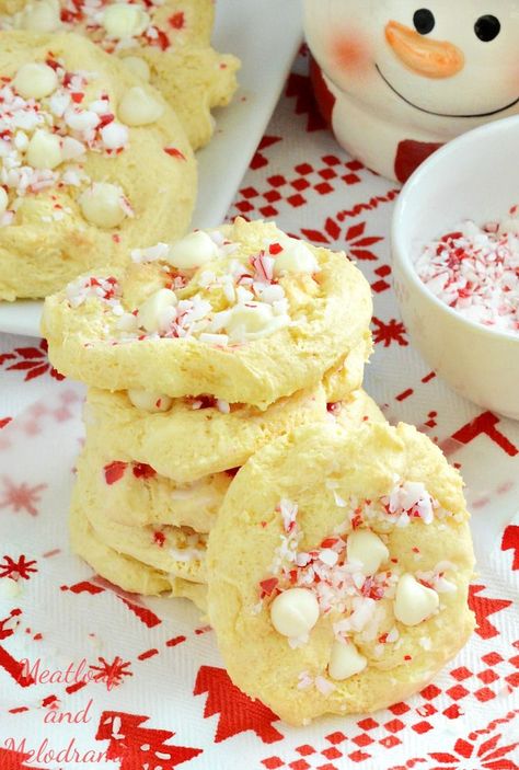 Easy White Chocolate Peppermint Crunch Cookies are soft, chewy and made with cake mix, so they're perfect when you need holiday cookies in a hurry! Peppermint Cake Mix Cookies, Peppermint Crunch Cookies, Chocolate Peppermint Cake, Peppermint Crunch, Crunch Cookies, Peppermint Cake, White Chocolate Peppermint, Chocolate Peppermint Cookies, Peppermint Cookies