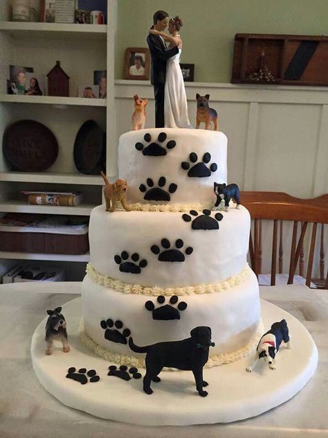 Wedding Cakes Dog, Dog Wedding Outfits, Wedding Toppers, Dog Cake Topper Wedding, Puppy Cake, Dog Cake Topper, Groom Cake, Themed Wedding Cakes, Dog Cakes