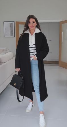 Outfits Con Jeans, Looks Jeans, Stylish Winter Outfits, Winter Fashion Outfits Casual, Europe Outfits, Cold Outfits, Hijabi Outfits Casual, Casual Day Outfits, Classy Casual Outfits