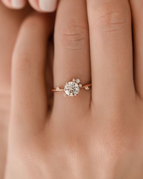 Simple Engagement Rings: 49 Engagement Trends ★ simple engagement rings rose gold rings1 Simple Engagement Rings Rose Gold, Unique Simple Engagement Rings, Simple Engagement Rings Vintage, Wedding Ring Inscriptions, Boho Chic Engagement Ring, Rose Gold Engagement Ring Simple, Simple Unique Engagement Rings, Vintage Engagement Rings Round, Small Engagement Rings