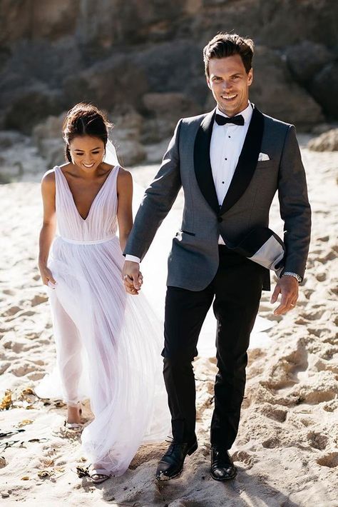 Modern Wedding Tuxedo, Men’s Wedding Tux Ideas, Off White Wedding Suit For Men, Grooms Suits Wedding, Formal Groomsmen Attire, Grooms Tux Ideas, Gray Tuxedo Wedding, Men Wedding Outfit, Groom Outfit Ideas