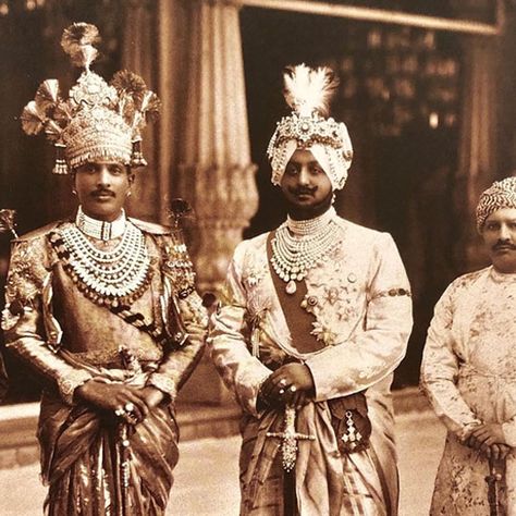 Made For Maharajas - The Diamond Talk Delhi Durbar, King Of India, Royal Indian, Ancient History Facts, Royal Crowns, Vintage India, India People, Historical Jewellery, India And Pakistan